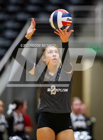 Thumbnail 2 in Randall vs. Hargrave (UIL 4A Semifinal) photogallery.
