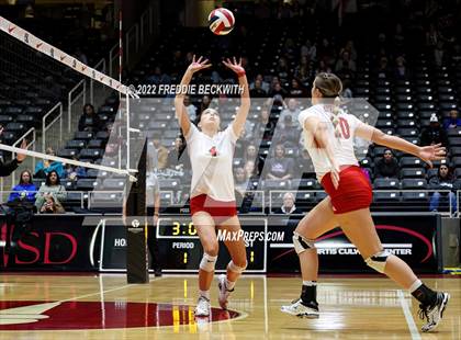 Thumbnail 3 in Randall vs. Hargrave (UIL 4A Semifinal) photogallery.