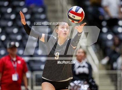Thumbnail 2 in Randall vs. Hargrave (UIL 4A Semifinal) photogallery.