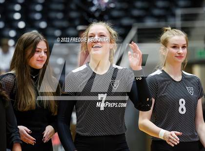 Thumbnail 2 in Randall vs. Hargrave (UIL 4A Semifinal) photogallery.