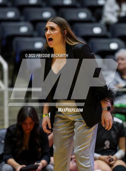 Thumbnail 1 in Randall vs. Hargrave (UIL 4A Semifinal) photogallery.
