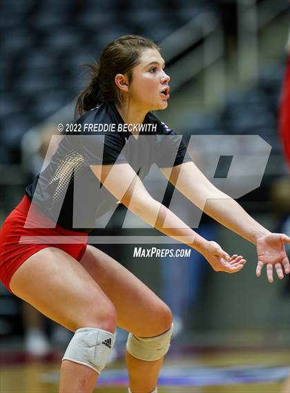 Thumbnail 3 in Randall vs. Hargrave (UIL 4A Semifinal) photogallery.