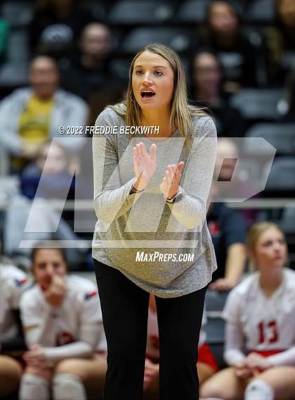 Thumbnail 2 in Randall vs. Hargrave (UIL 4A Semifinal) photogallery.