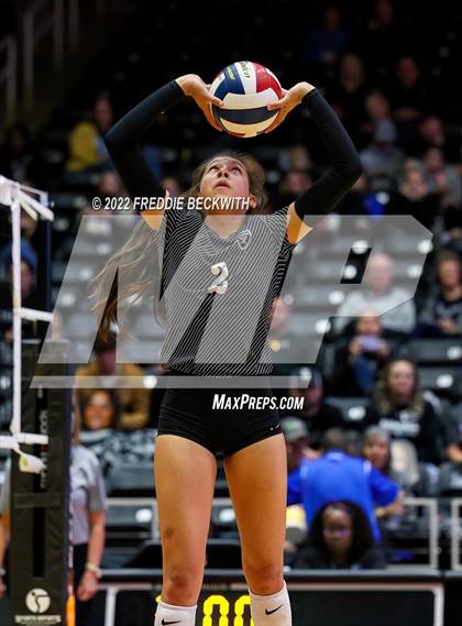 Thumbnail 2 in Randall vs. Hargrave (UIL 4A Semifinal) photogallery.