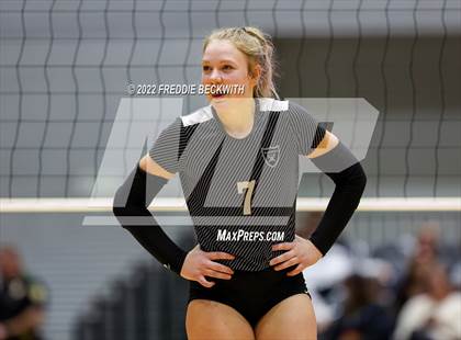 Thumbnail 3 in Randall vs. Hargrave (UIL 4A Semifinal) photogallery.