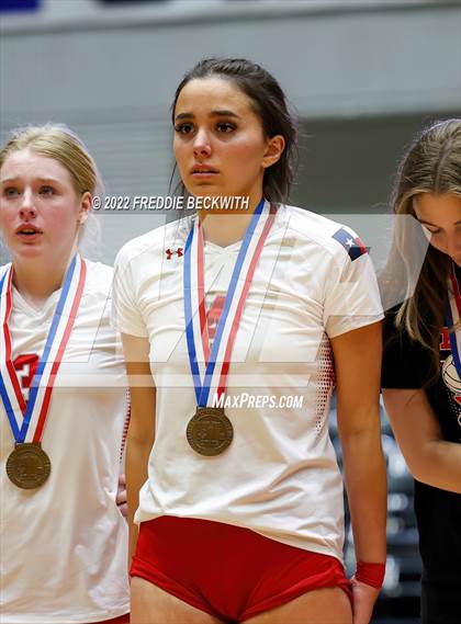 Thumbnail 1 in Randall vs. Hargrave (UIL 4A Semifinal) photogallery.