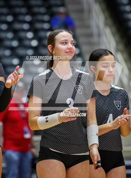 Thumbnail 1 in Randall vs. Hargrave (UIL 4A Semifinal) photogallery.