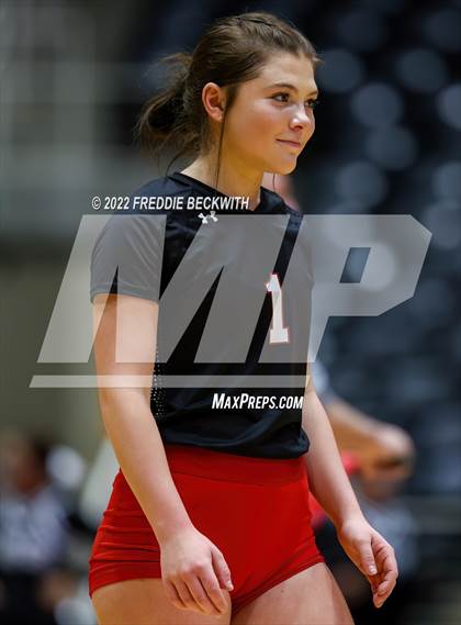 Thumbnail 1 in Randall vs. Hargrave (UIL 4A Semifinal) photogallery.