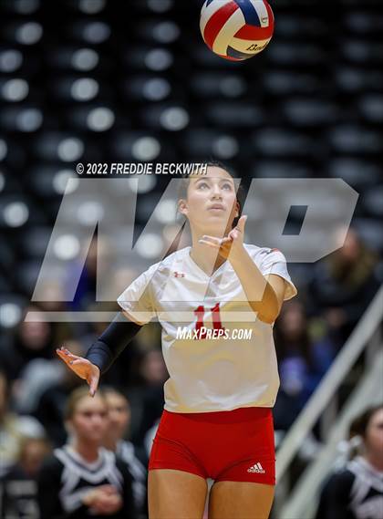 Thumbnail 1 in Randall vs. Hargrave (UIL 4A Semifinal) photogallery.