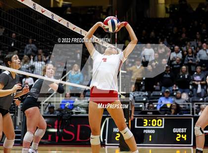 Thumbnail 1 in Randall vs. Hargrave (UIL 4A Semifinal) photogallery.