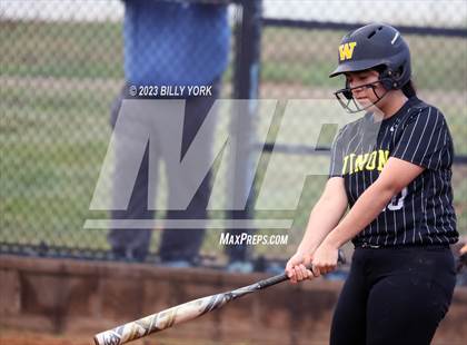 Thumbnail 2 in Grand Saline vs Winona photogallery.