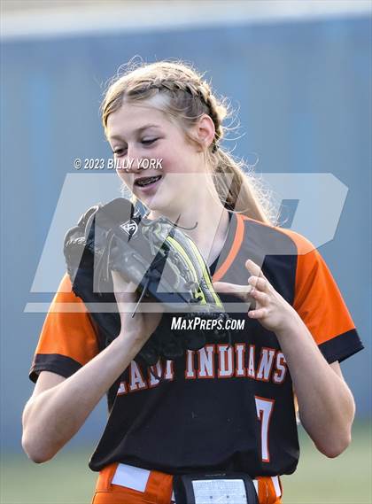 Thumbnail 2 in Grand Saline vs Winona photogallery.
