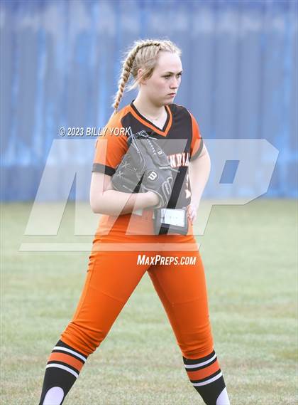 Thumbnail 3 in Grand Saline vs Winona photogallery.
