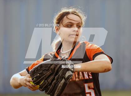 Thumbnail 2 in Grand Saline vs Winona photogallery.
