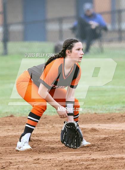 Thumbnail 2 in Grand Saline vs Winona photogallery.