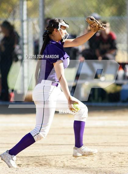 Thumbnail 1 in Mountain View vs Pondarosa (CHSAA 4A Region 6 Playoff) photogallery.
