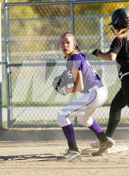 Thumbnail 1 in Mountain View vs Pondarosa (CHSAA 4A Region 6 Playoff) photogallery.