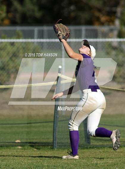 Thumbnail 2 in Mountain View vs Pondarosa (CHSAA 4A Region 6 Playoff) photogallery.