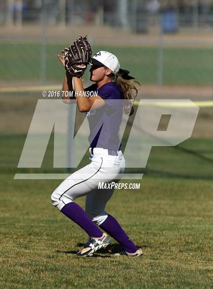 Thumbnail 1 in Mountain View vs Pondarosa (CHSAA 4A Region 6 Playoff) photogallery.