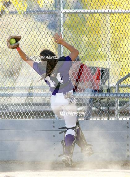 Thumbnail 1 in Mountain View vs Pondarosa (CHSAA 4A Region 6 Playoff) photogallery.