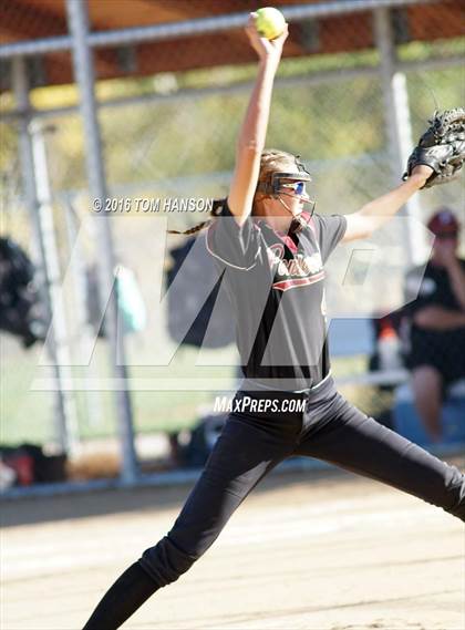 Thumbnail 2 in Mountain View vs Pondarosa (CHSAA 4A Region 6 Playoff) photogallery.