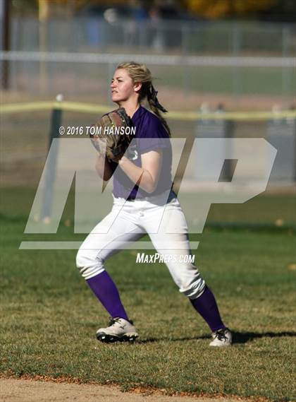Thumbnail 1 in Mountain View vs Pondarosa (CHSAA 4A Region 6 Playoff) photogallery.