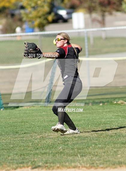 Thumbnail 3 in Mountain View vs Pondarosa (CHSAA 4A Region 6 Playoff) photogallery.