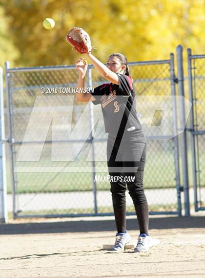 Thumbnail 2 in Mountain View vs Pondarosa (CHSAA 4A Region 6 Playoff) photogallery.
