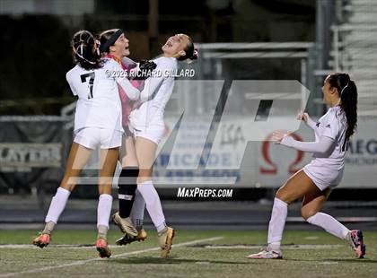Thumbnail 2 in La Serna @ Newbury Park photogallery.