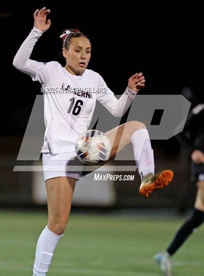 Thumbnail 3 in La Serna @ Newbury Park photogallery.
