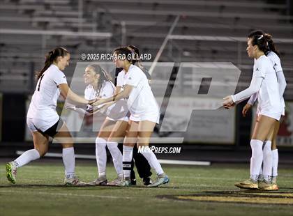 Thumbnail 3 in La Serna @ Newbury Park photogallery.