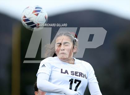 Thumbnail 1 in La Serna @ Newbury Park photogallery.