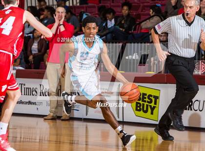 Thumbnail 2 in Grapevine Faith Christian vs. New Way Christian Academy (Fantasy of Lights) photogallery.