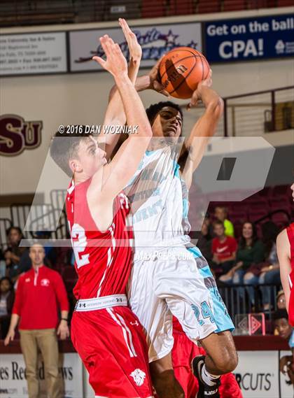 Thumbnail 1 in Grapevine Faith Christian vs. New Way Christian Academy (Fantasy of Lights) photogallery.