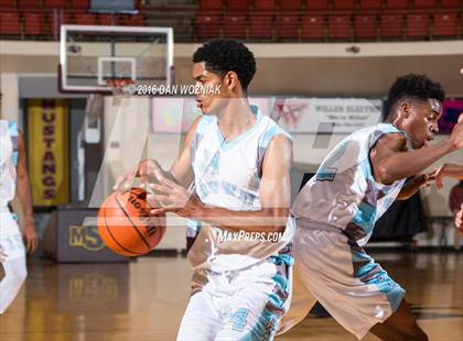Thumbnail 2 in Grapevine Faith Christian vs. New Way Christian Academy (Fantasy of Lights) photogallery.