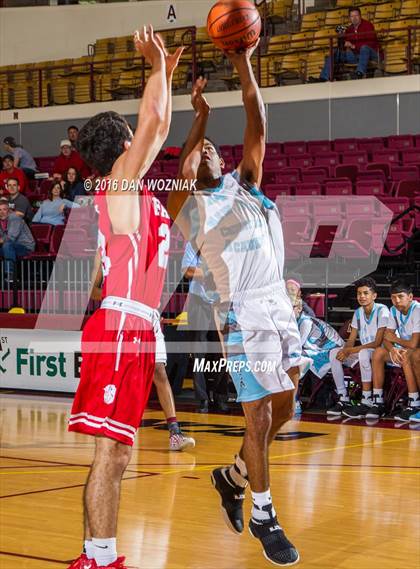 Thumbnail 1 in Grapevine Faith Christian vs. New Way Christian Academy (Fantasy of Lights) photogallery.