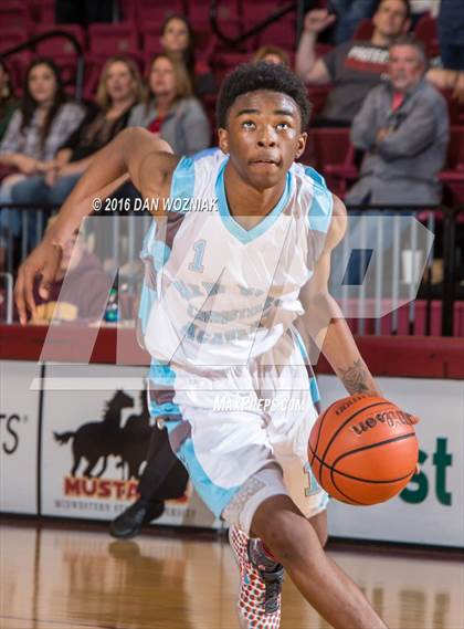 Thumbnail 2 in Grapevine Faith Christian vs. New Way Christian Academy (Fantasy of Lights) photogallery.
