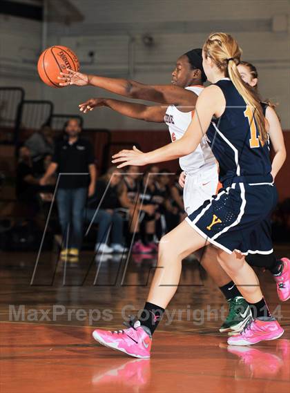 Thumbnail 2 in Yucaipa vs. Rancho Verde (Lady Bears Holiday Classic) photogallery.