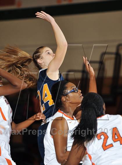 Thumbnail 1 in Yucaipa vs. Rancho Verde (Lady Bears Holiday Classic) photogallery.