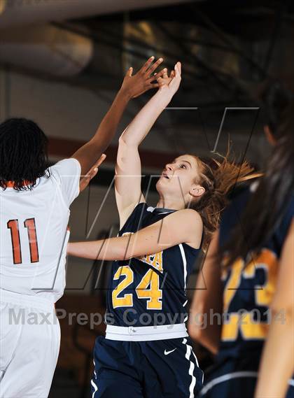 Thumbnail 1 in Yucaipa vs. Rancho Verde (Lady Bears Holiday Classic) photogallery.