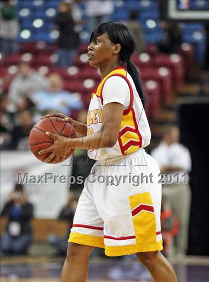 Thumbnail 3 in Berkeley vs. Carondelet (CIF NorCal D1 Regional Final) photogallery.
