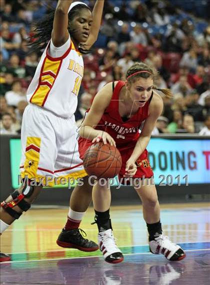 Thumbnail 1 in Berkeley vs. Carondelet (CIF NorCal D1 Regional Final) photogallery.