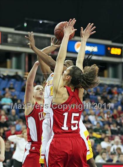 Thumbnail 1 in Berkeley vs. Carondelet (CIF NorCal D1 Regional Final) photogallery.