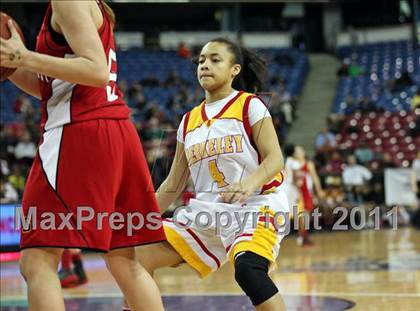 Thumbnail 3 in Berkeley vs. Carondelet (CIF NorCal D1 Regional Final) photogallery.