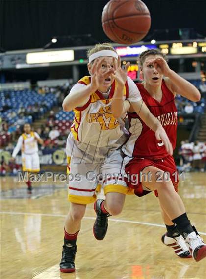 Thumbnail 2 in Berkeley vs. Carondelet (CIF NorCal D1 Regional Final) photogallery.