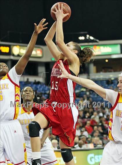 Thumbnail 3 in Berkeley vs. Carondelet (CIF NorCal D1 Regional Final) photogallery.