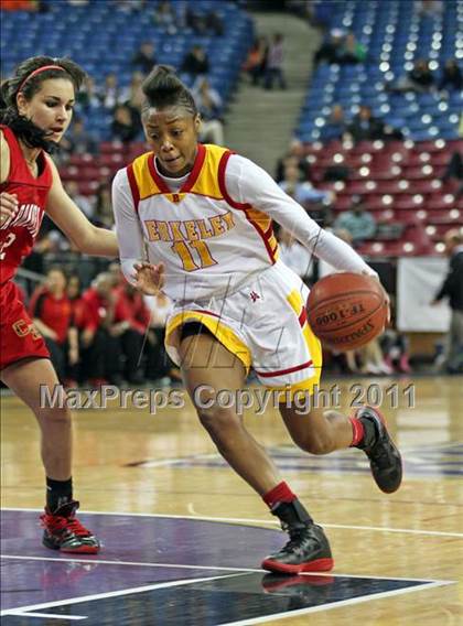 Thumbnail 1 in Berkeley vs. Carondelet (CIF NorCal D1 Regional Final) photogallery.