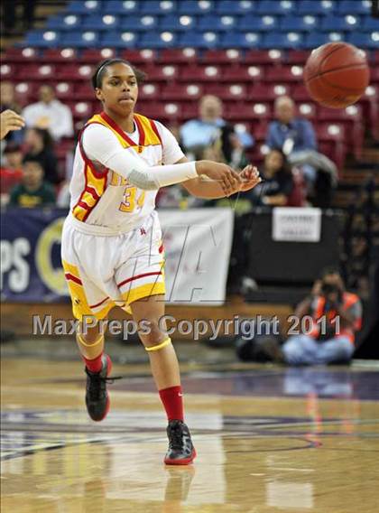 Thumbnail 3 in Berkeley vs. Carondelet (CIF NorCal D1 Regional Final) photogallery.