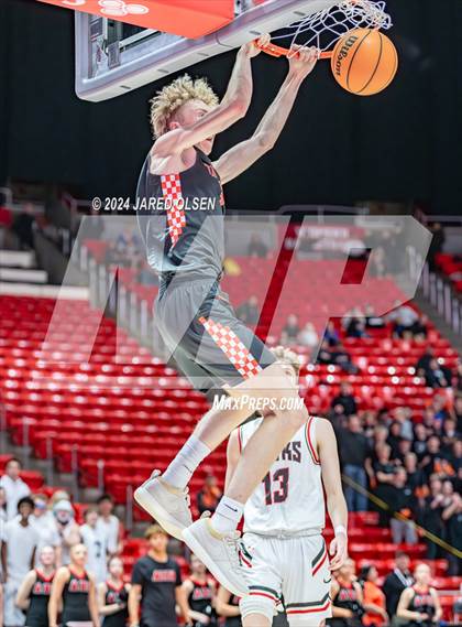Thumbnail 3 in Timpview vs. Alta  (UHSAA 5A Semifinal) photogallery.