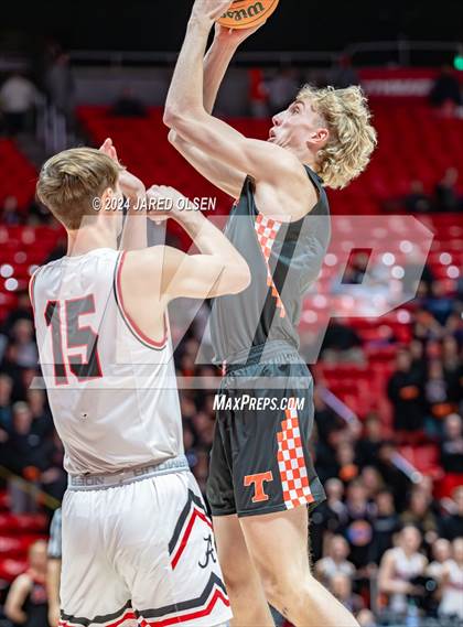 Thumbnail 3 in Timpview vs. Alta  (UHSAA 5A Semifinal) photogallery.